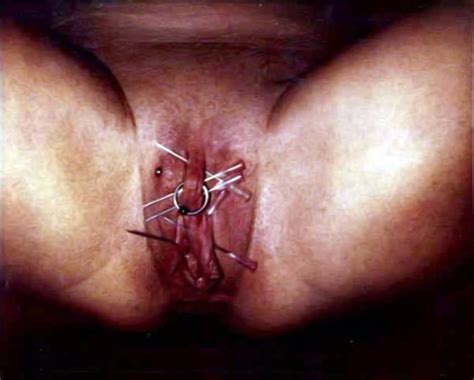 catheter in pussy and needles