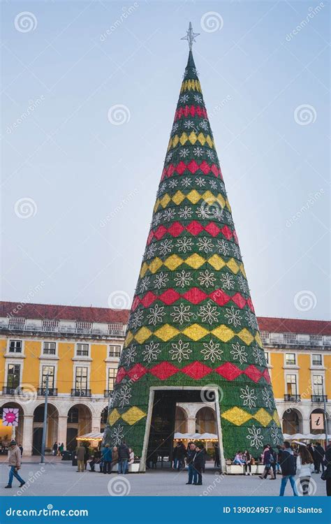 lisbon portugal  christmas tree decorated  lights terreiro  paco lisbon