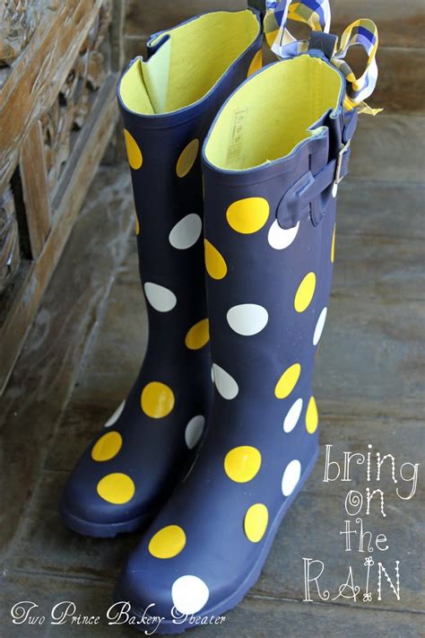 omg  rain boots   cute    rain boots leave  comment    musely
