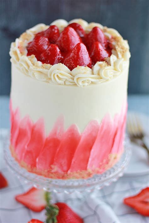 strawberry cheesecake cake baking  blondie