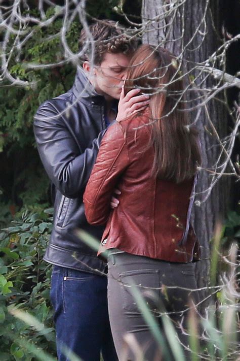Pictures Jamie Dornan And Dakota Johnson Snogging On The Fifty Shades