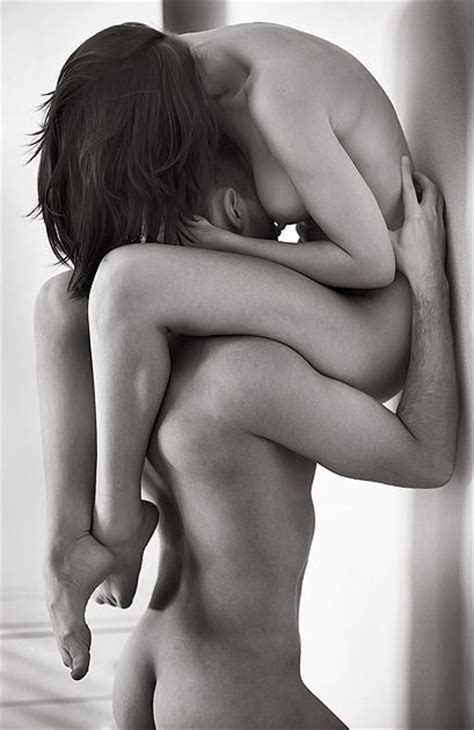Sexy And Hot Romantic Nude Couple Hot Photo