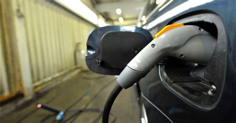 belastingvoordeel voor hybride autos dooft uit omgekeerde wereld auto hln