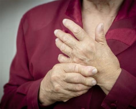 preventing arthritis in hand with exercise and natural remedies