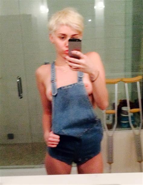 miley cyrus nude leaked pics and real porn [2020 update]