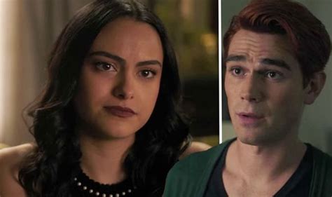 Netflix Riverdale Archie And Veronica Champion Tv Show