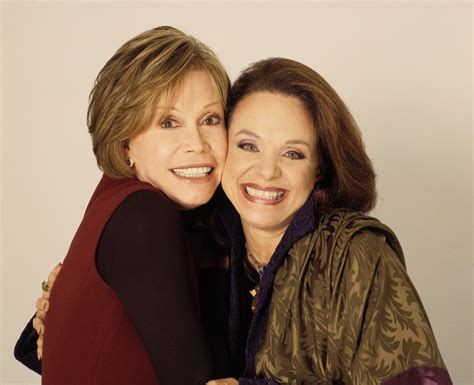 Mary Tyler Moore’s Friends Say Diabetes Has Rendered Her Nearly Blind