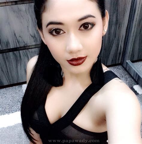 Thinzar Wint Kyaw 10 Selfies Instagram Photos Collection