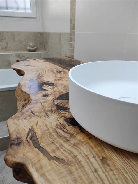 plateaux table bois massif brut avec ecorce bords naturels