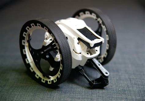 bon plan le drone parrot mini jumping sumo est   euros seulement