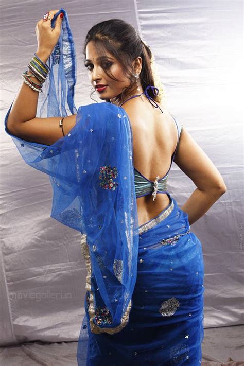 anushka shetty saree backless high resolution wallpapers 5