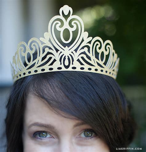 princess crowns diys     crafter