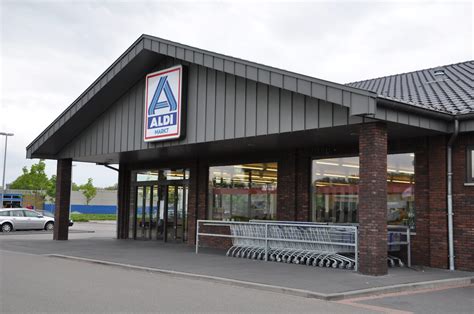 aldi workers average pay  frugal answers