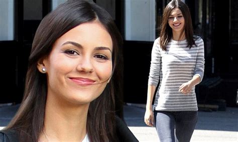 victoria justice shows off her thin pins as she films her