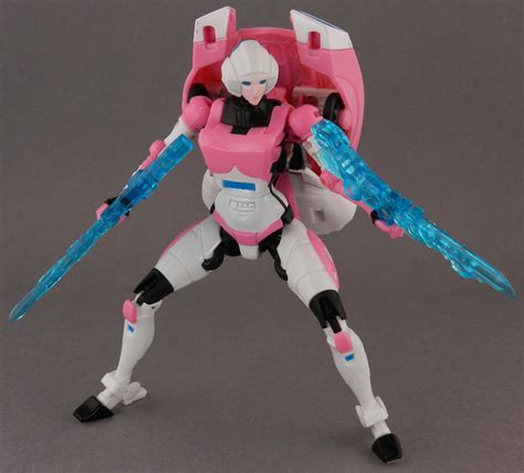 Tfw S Generations Arcee In Hand Gallery Transformers