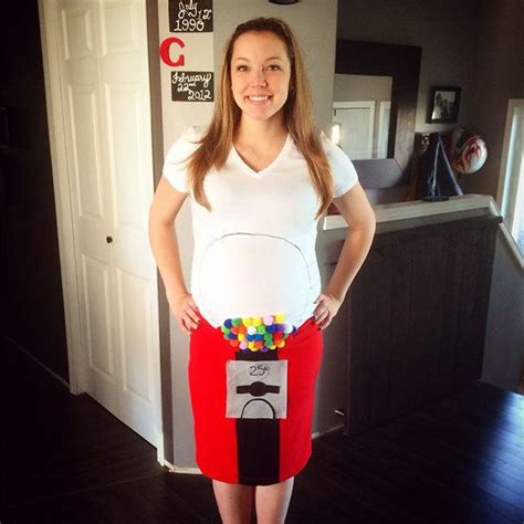 24 Creative Halloween Costumes From Pregnant Women