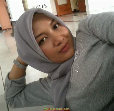 Foto Tante Muda Bandung Cantik Pakai Hijab Hot