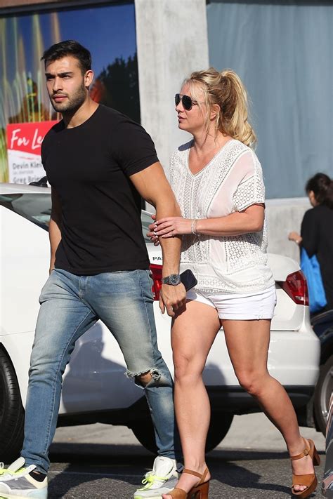 Britney Spears - Le Pain in Beverly Hills 07/12/2019