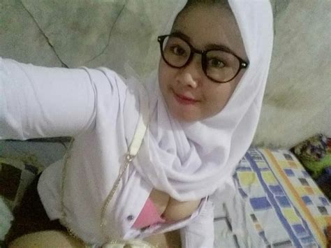 Sintia S Indonesian Girl Nude In Hijab And School