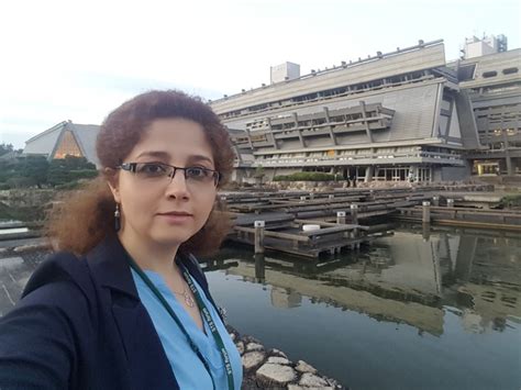 silent iranian physicist resigns  join protests
