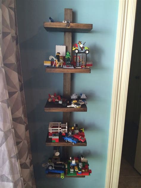 die besten 25 lego display ideen auf pinterest jungenschlafzimmer ablage lego raumdekor und