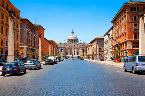 popular streets  rome   walk  romes streets  squares  guides