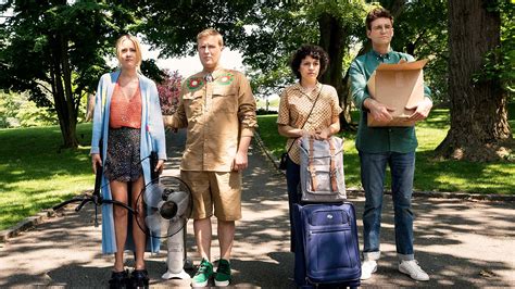 Search Party Season 2 Review Things Get Scarier And Funnier Gq