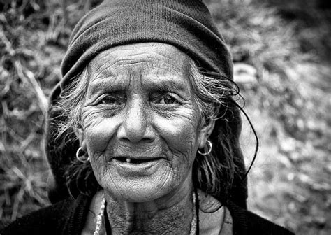 Pin By Meishalyn Archer On Older Women Of The World Old Women Woman