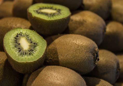 eat kiwi skin   extra health benefits