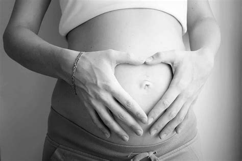 zwangerschapsfotografie artistieke fotos bij jullie thuis