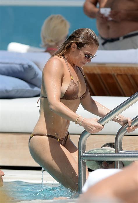 leann rimes wearing a bikini at a pool 09 celebrity
