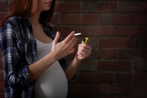 Up To 25 Of Women Smoke Cigarettes During Pregnancy Says Cdc Mothering