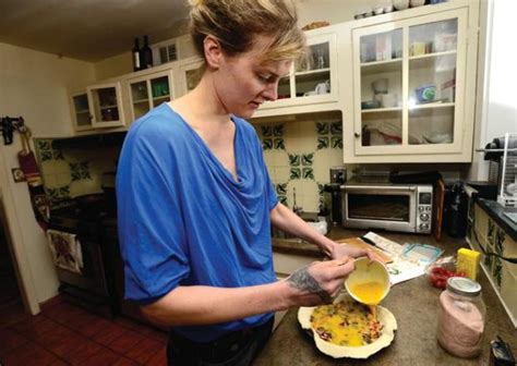 Tabitha Farrar Helps Tackle Eating Disorders Through Meal Support