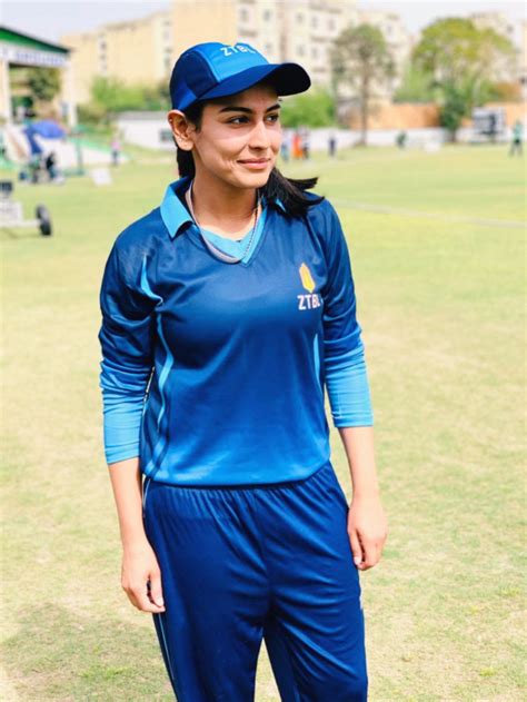 Top 10 Most Beautiful Women Cricketers 2022