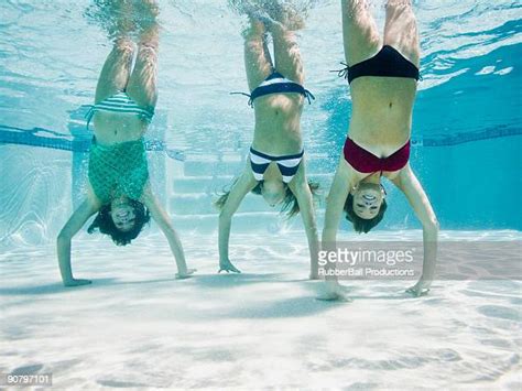 teenager handstand photos et images de collection getty images