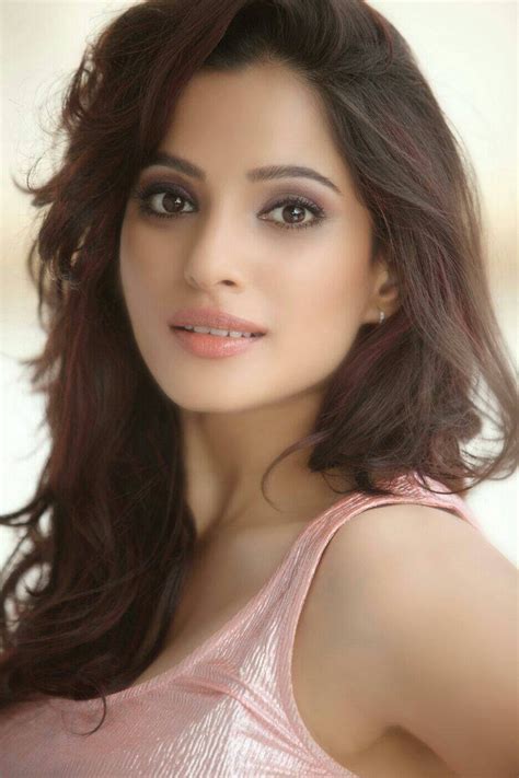 Priya Bapat The Marathi Hottie With Innocent And Refreshing Looks