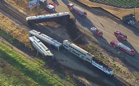 train crashes  truck  tracks  ventura county dozens hurt