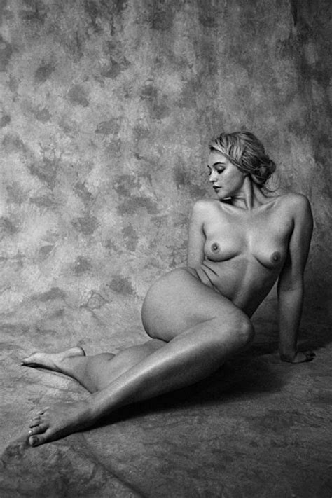 british actress and model iskra lawrence nude photos in instagram