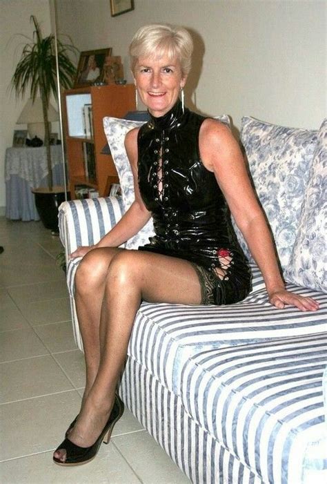 a well dressed gilf that learned how to be a classy lady