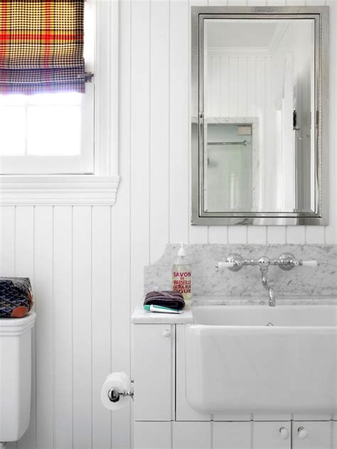 10 Big Ideas For Small Bathrooms Hgtv
