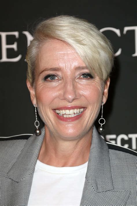 21 best short hairstyles for women over 40