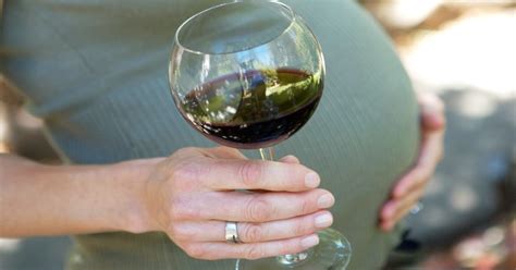 Telling Pregnant Women Not To Drink Alcohol Is ‘sexist’
