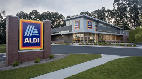 aldi continues coast  coast expansion    stores   curbside pickup locations
