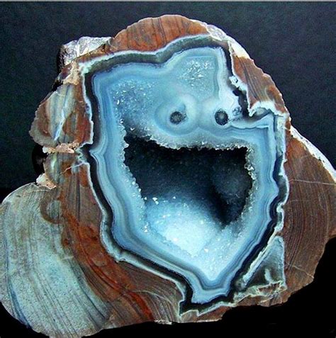 amazing weird agates   faces geology page