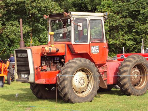 massey ferguson  series tractor construction plant wiki fandom