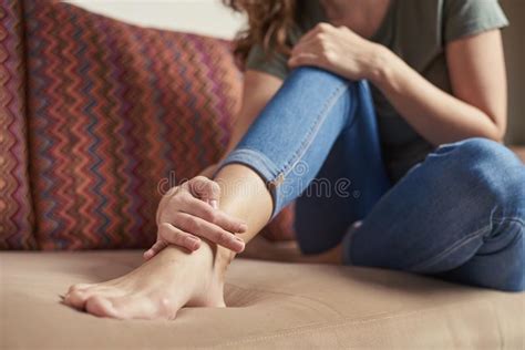 5 747 Massage Therapy Joint Pain Photos Free And Royalty Free Stock