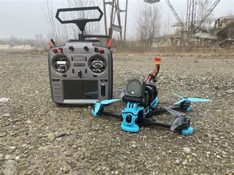 drone fpv cinematic freestyle  costruire componenti  volo