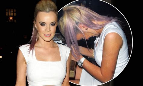 Towie Star Maria Fowler Shows Off Her Lilac Dip Dye Locks Daily Mail