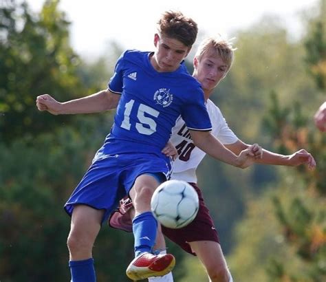 check   boys soccer player   week    honorees