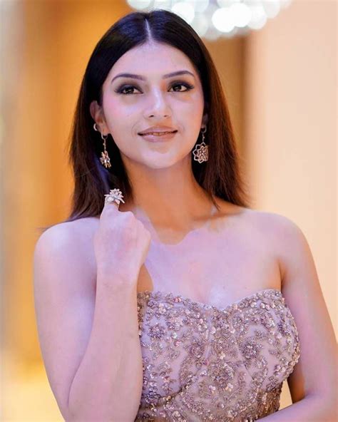 Indian Model Mehrene Kaur Photos In Pink Dress At Zee Golden Awards